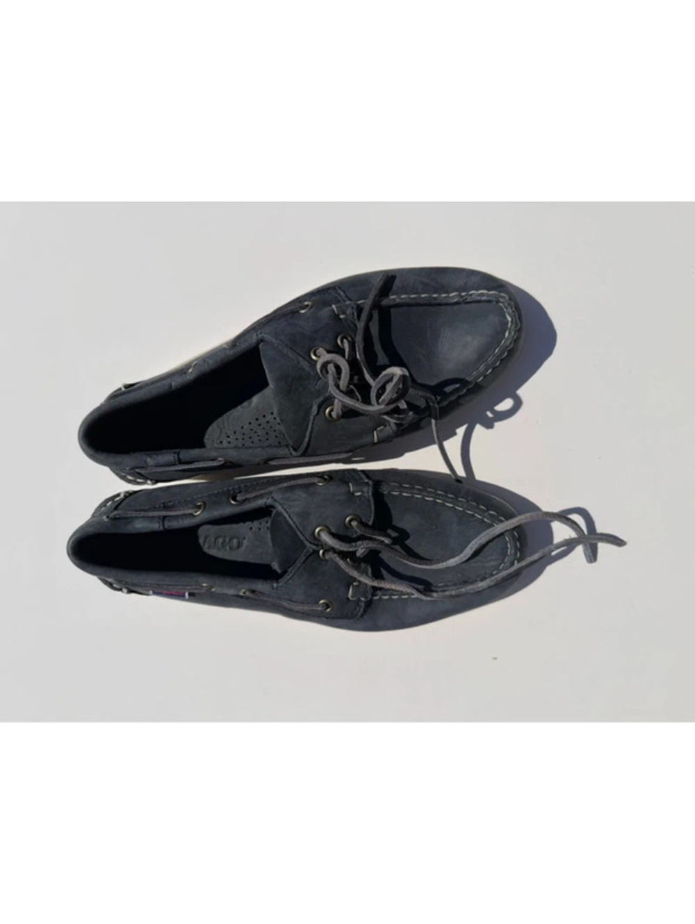 Sebago Dockside’s navy blue men’s leather boat shoes size 7.5